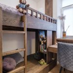 Lit superposé adulte en bois massif : la solution déco pour gagner de la place sans sacrifier le style